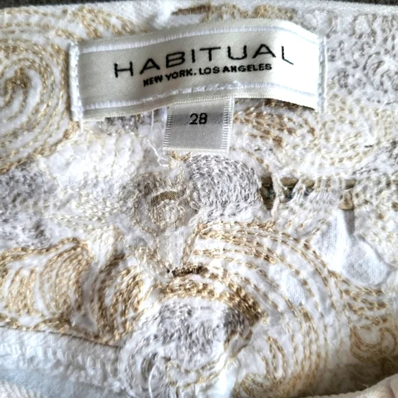 Habitual Straight Leg White Jeans Size 28 - Picture 9 of 16